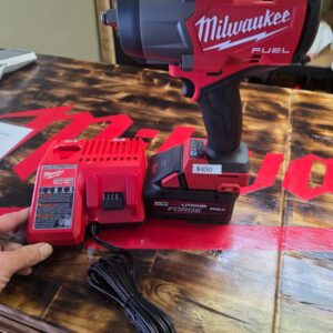 M18 high torque 1/2in kit with 8.0 forge battery and charger plus bag